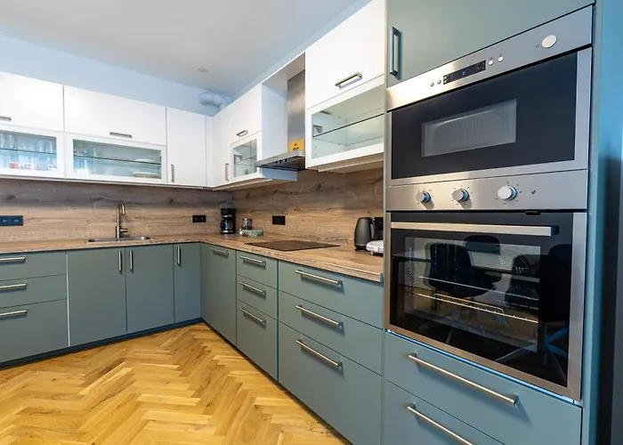 Apartment Spoon 1a